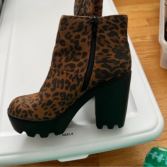 Aldo Leopard Ankle boots - Picture 6 of 7